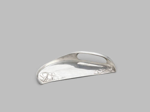 Tudric crumb scoop