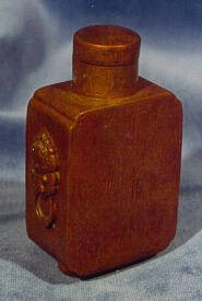 Snuff bottle with spoon and stopper