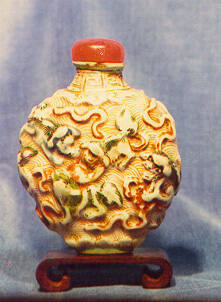 Snuff bottle with stopper and stand