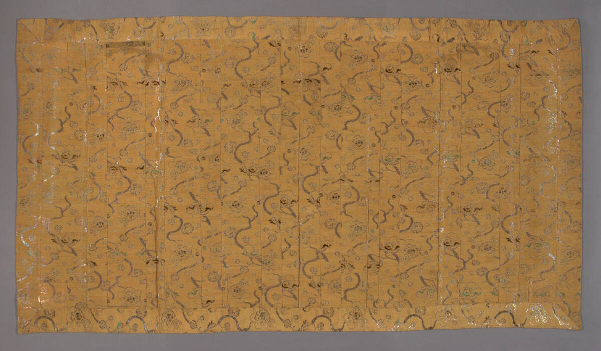 Nine column kesa with peony vine design