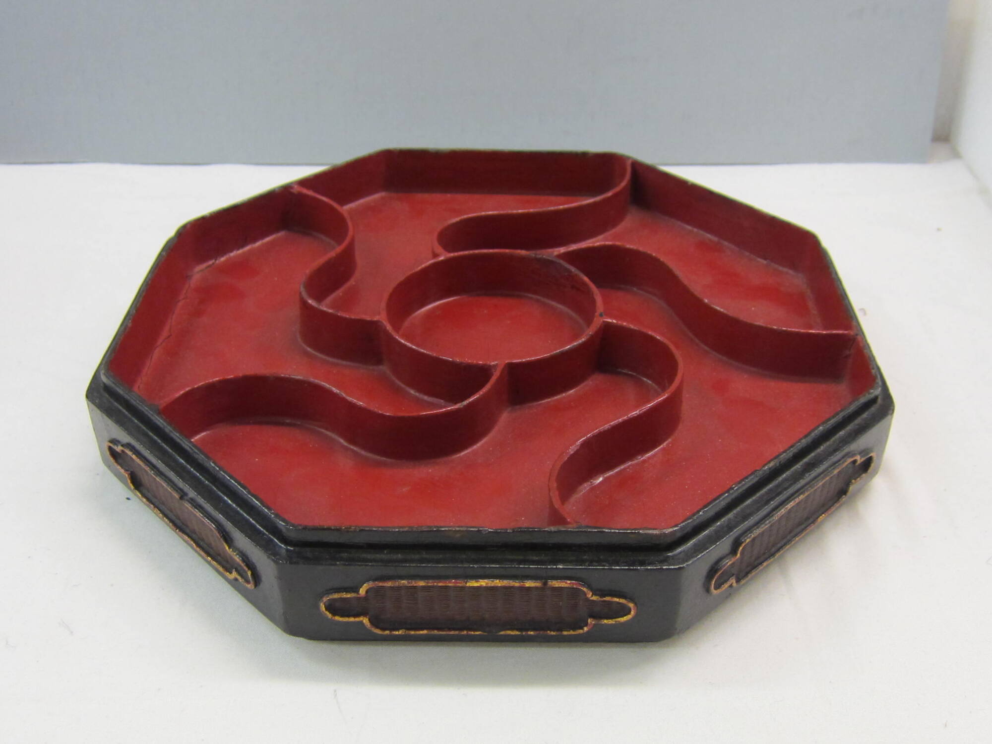 Center Tray to Octoganal Box