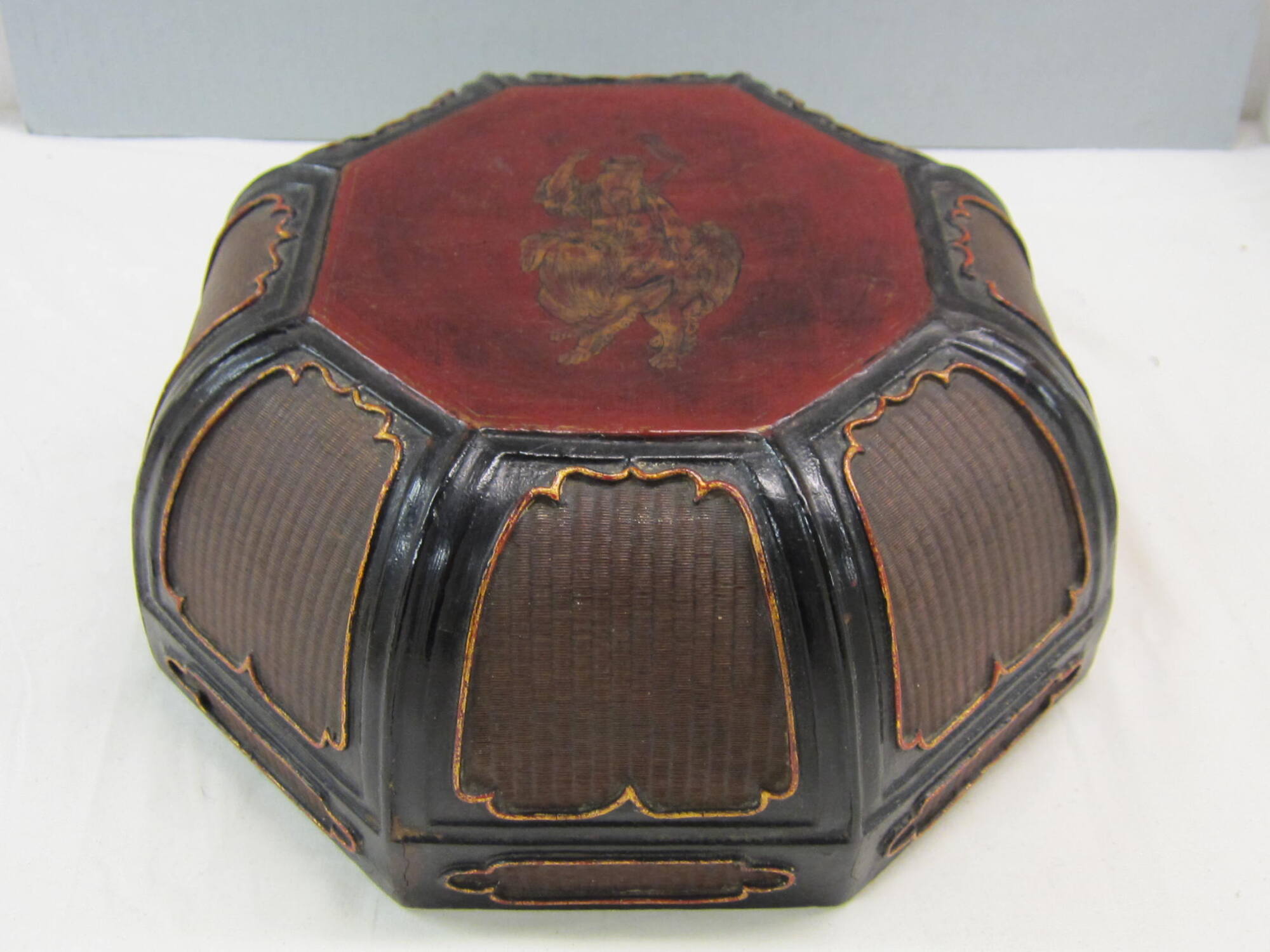 Top to Octoganal Box