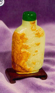 Snuff bottle with stopper