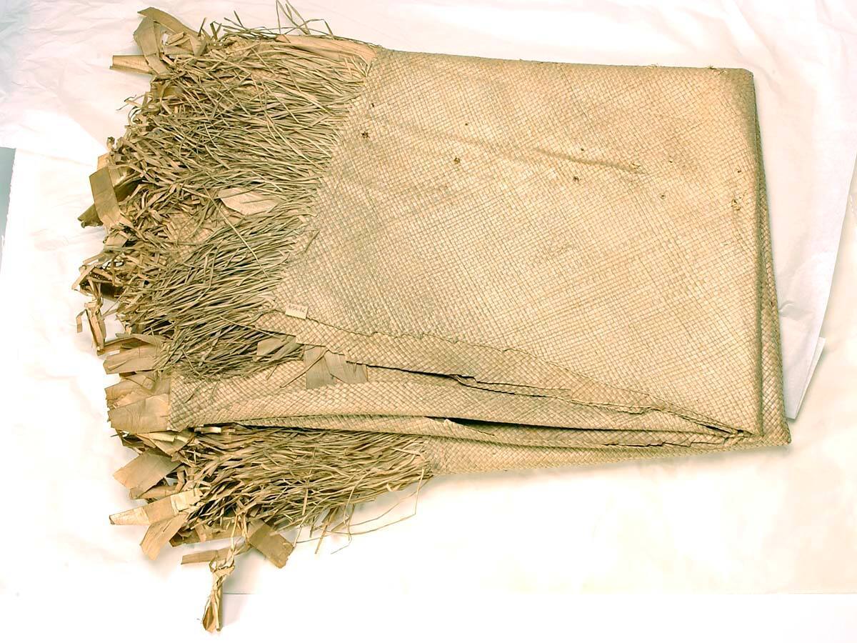 Fringed Woven Grass Mat