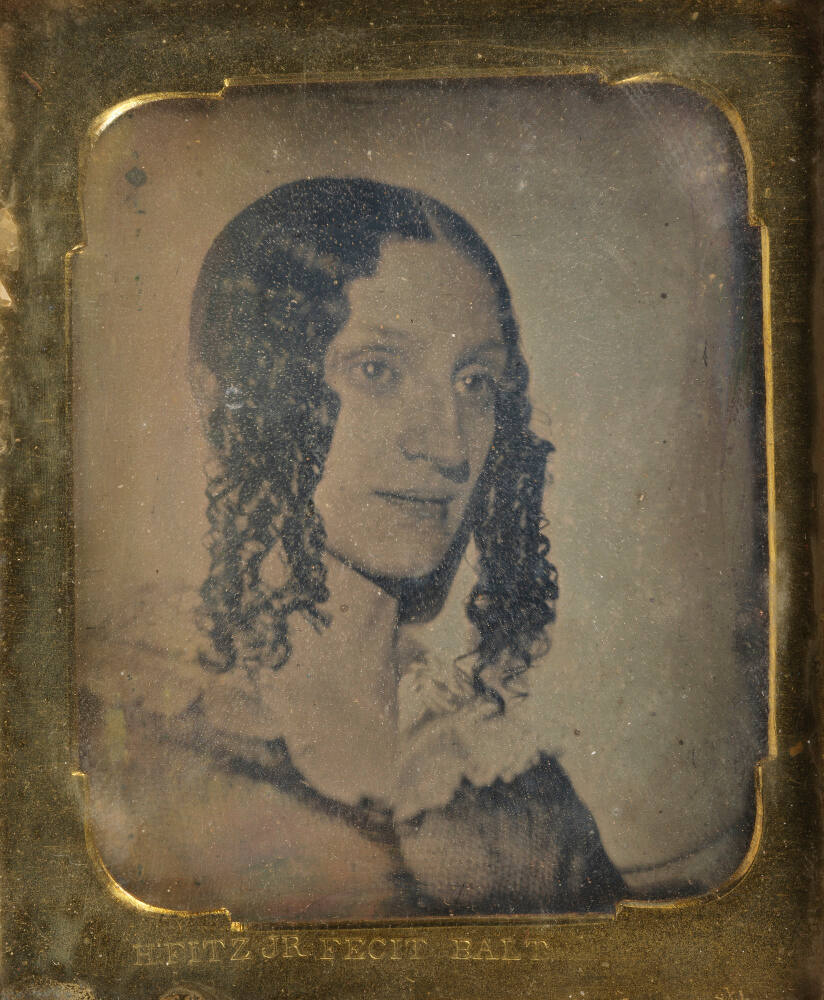 image recto overall with frame