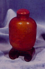 Snuff bottle with stopper