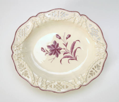 Small Oval Plate to Leeds Creamware Dessert Service