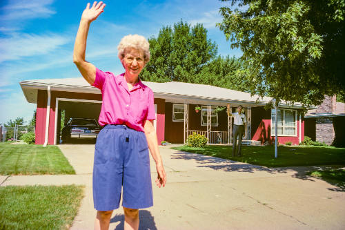 Leaving and waving, 7/1991