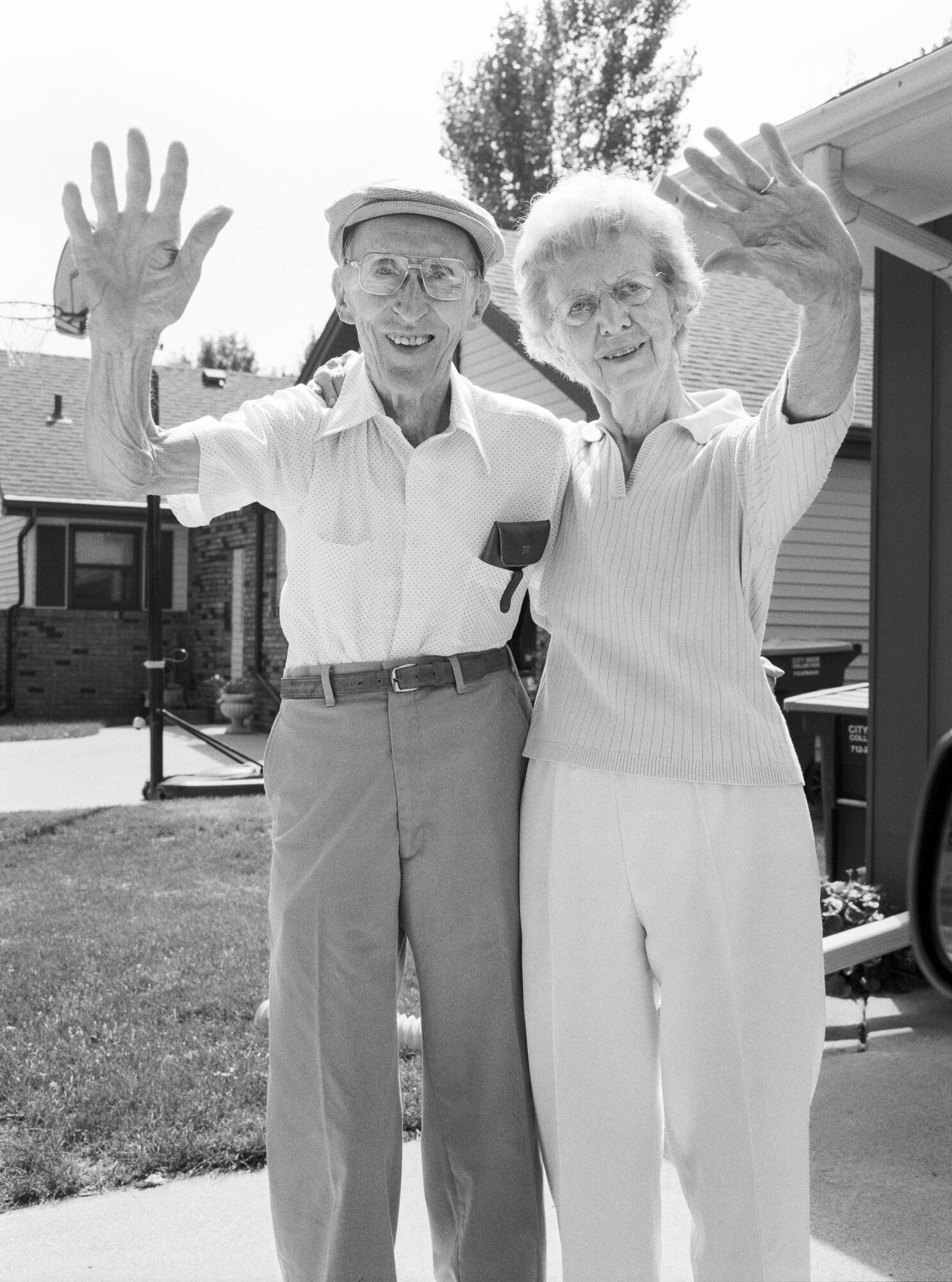Leaving and waving, 8/2007