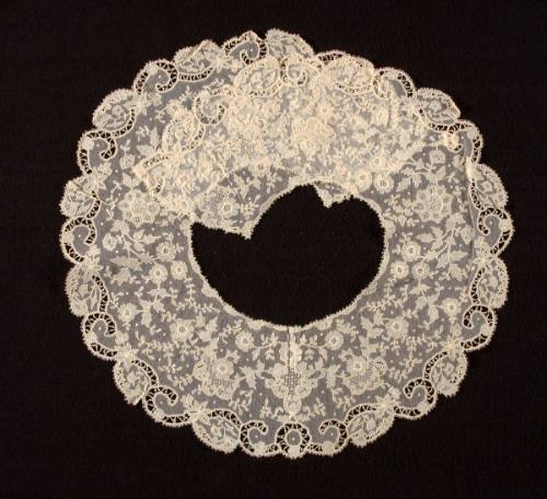 Bertha collar