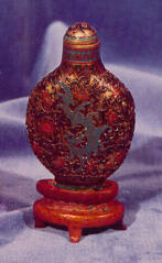 Snuff bottle with stopper
