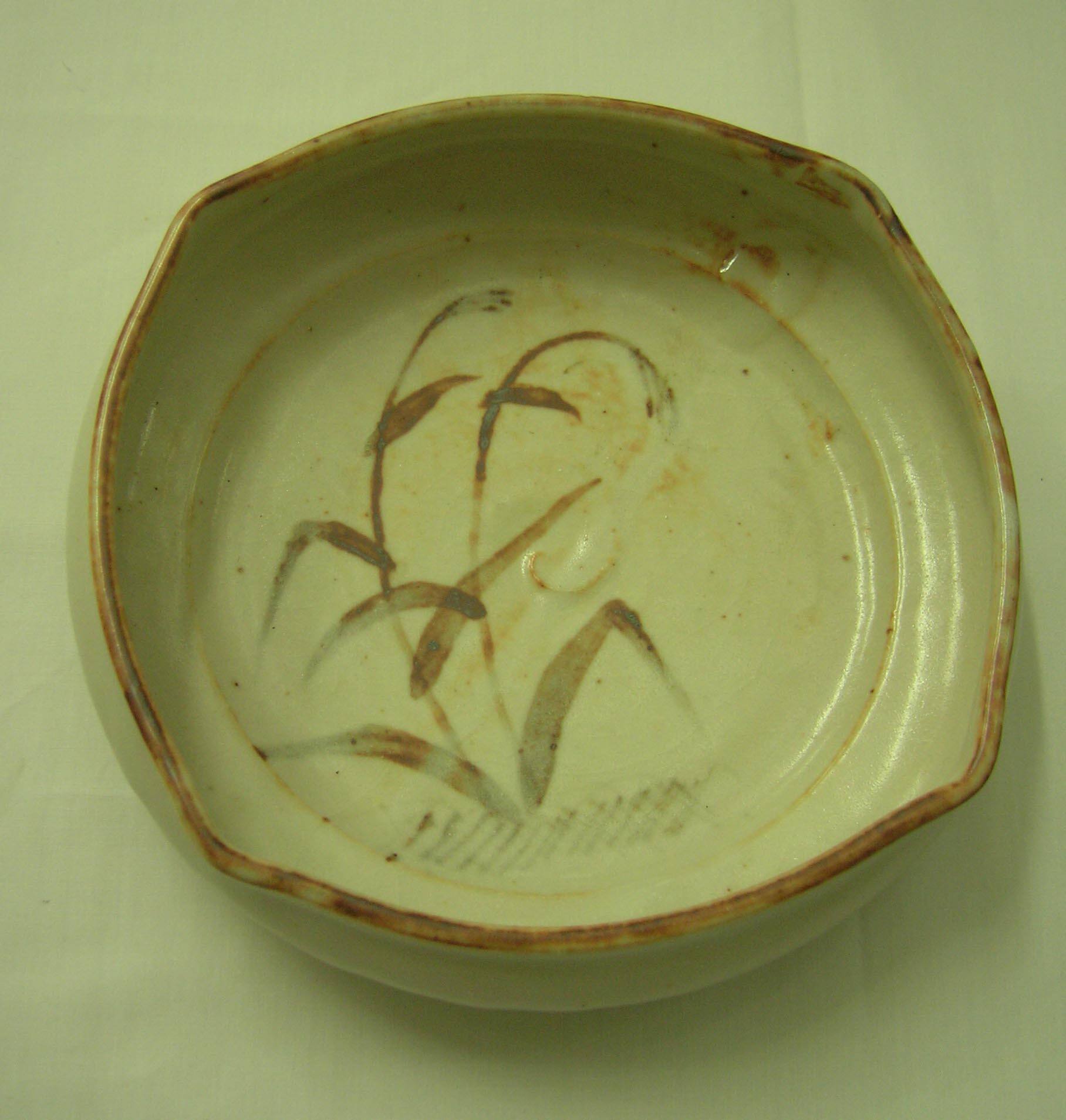 Round Dish with Squared Rim