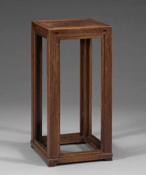 Pedestal, probably for a trestle table
