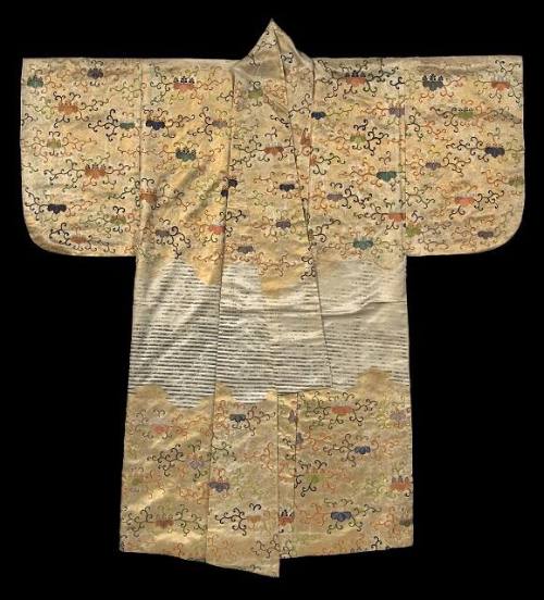 Nō Robe (Nuihaku-type)