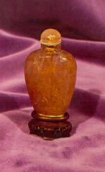 Snuff bottle with stopper