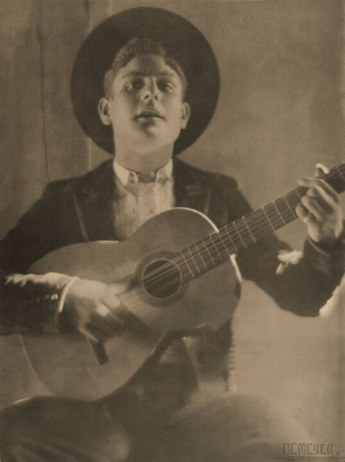 Guitar Player, Seville