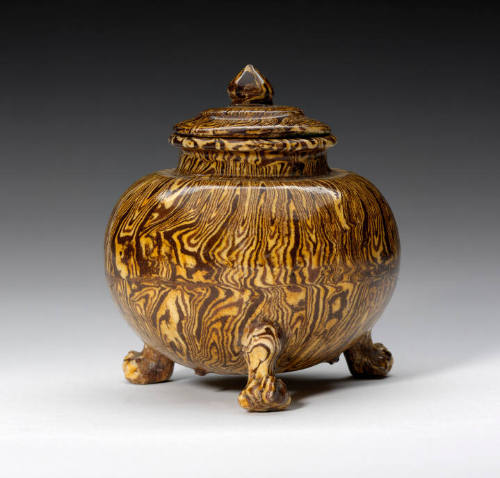 Miniature tripod jar