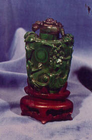 Snuff bottle with stopper and stand