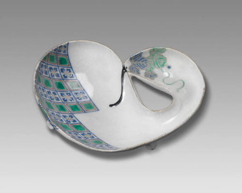 Gourd-shaped Dish