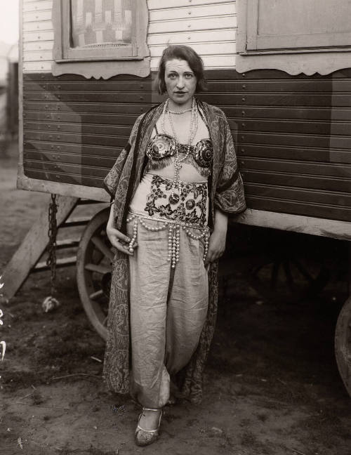 Circus Artiste, Koln