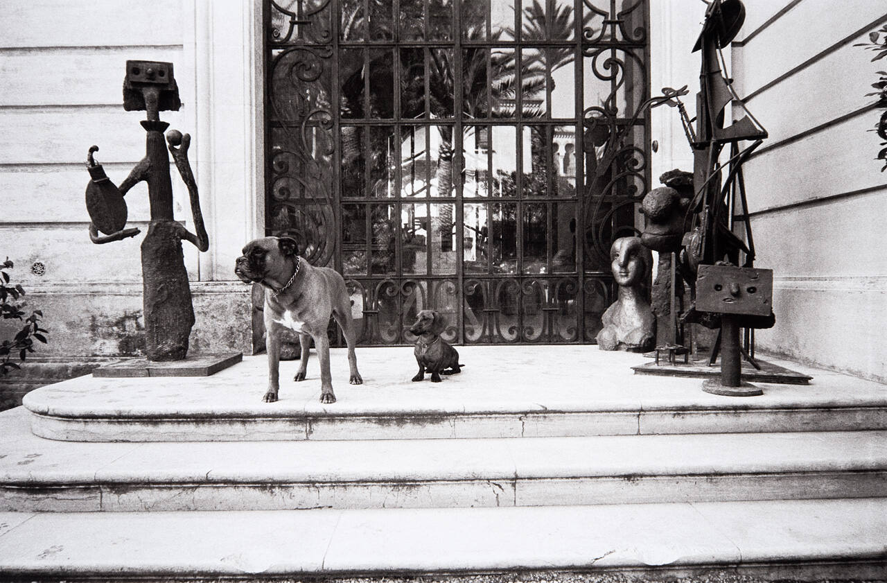 Lump and Jan outside La Californie's front steps
