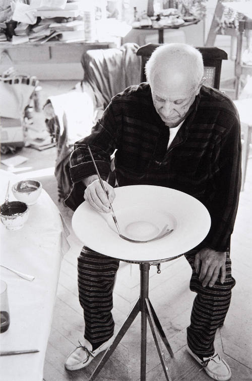 Picasso makes plate of sole's skeleton