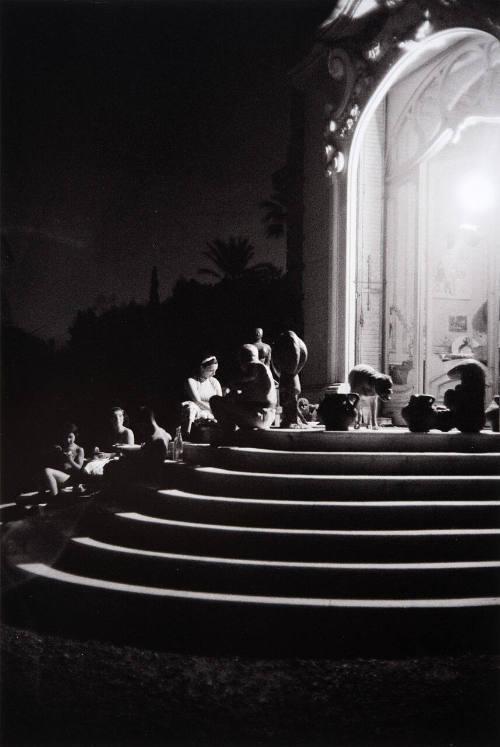 Jacqueline spread a final summer picnic upon the back steps for her troop; Jan, Lump, and Picasso. Their vacation was over. Villa La Californie.