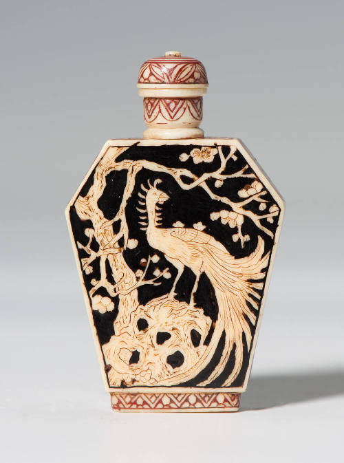 Snuff bottle with stopper