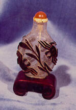 Snuff bottle with stopper