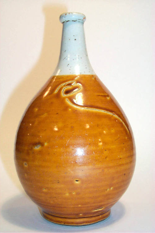 Sake Bottle with Incised Peony Design