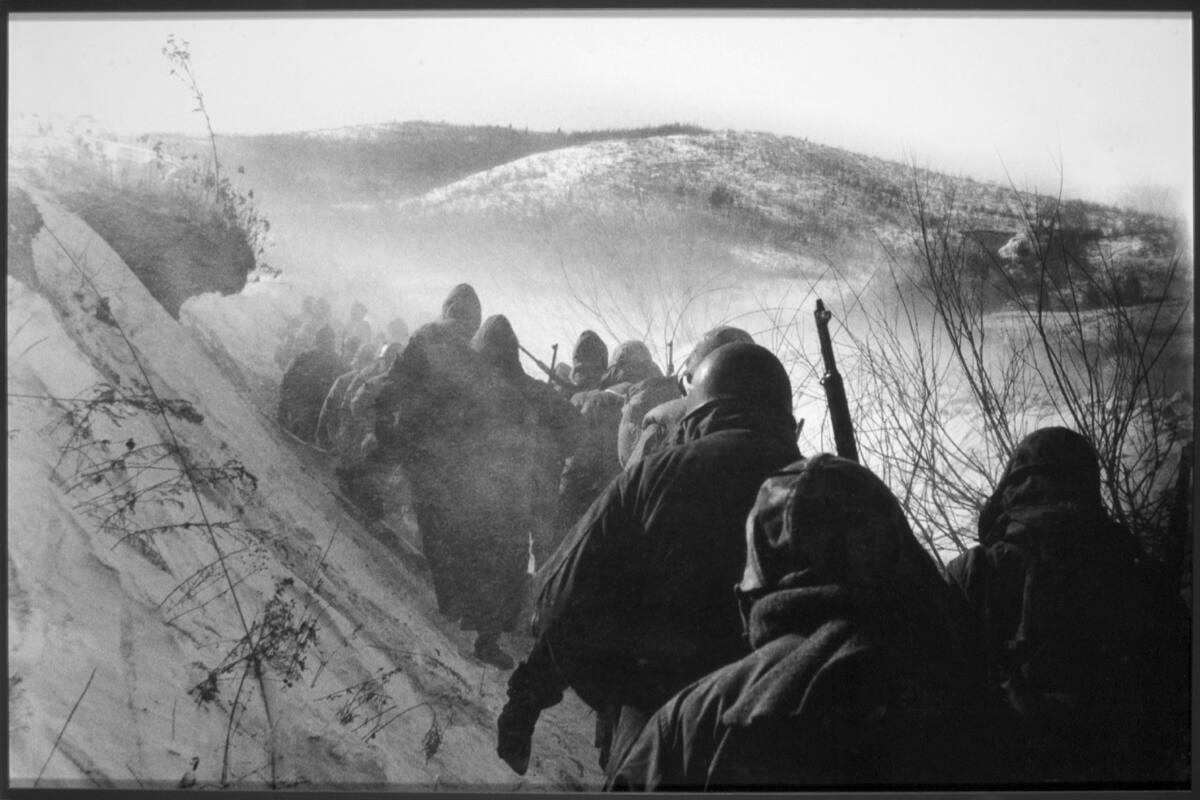 Untitled (North Korea, Winter), 142-143