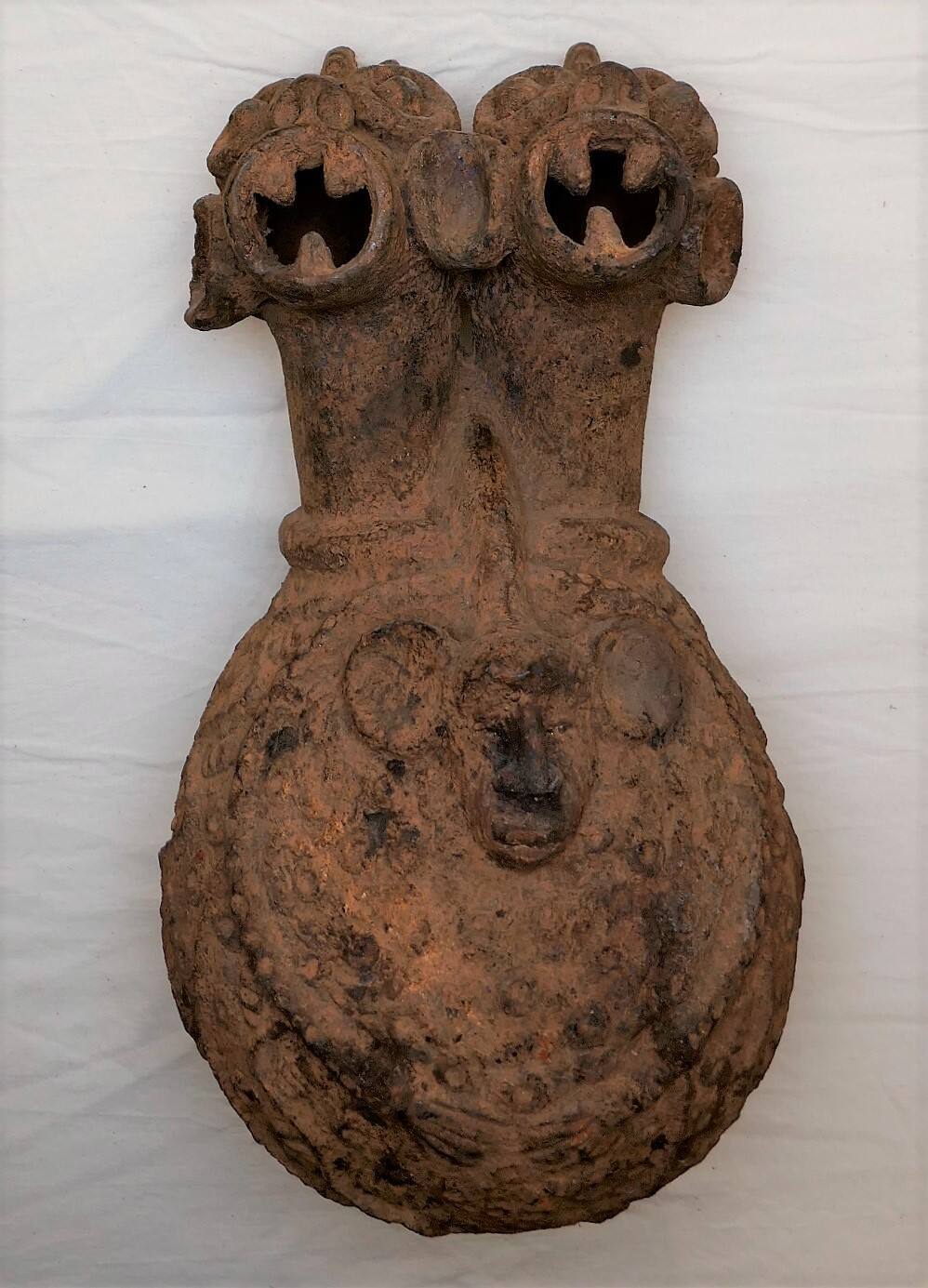 Zoomorphic vessel