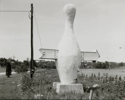 Bowling Pin with Arrow. US 1, Branford, Connecticut