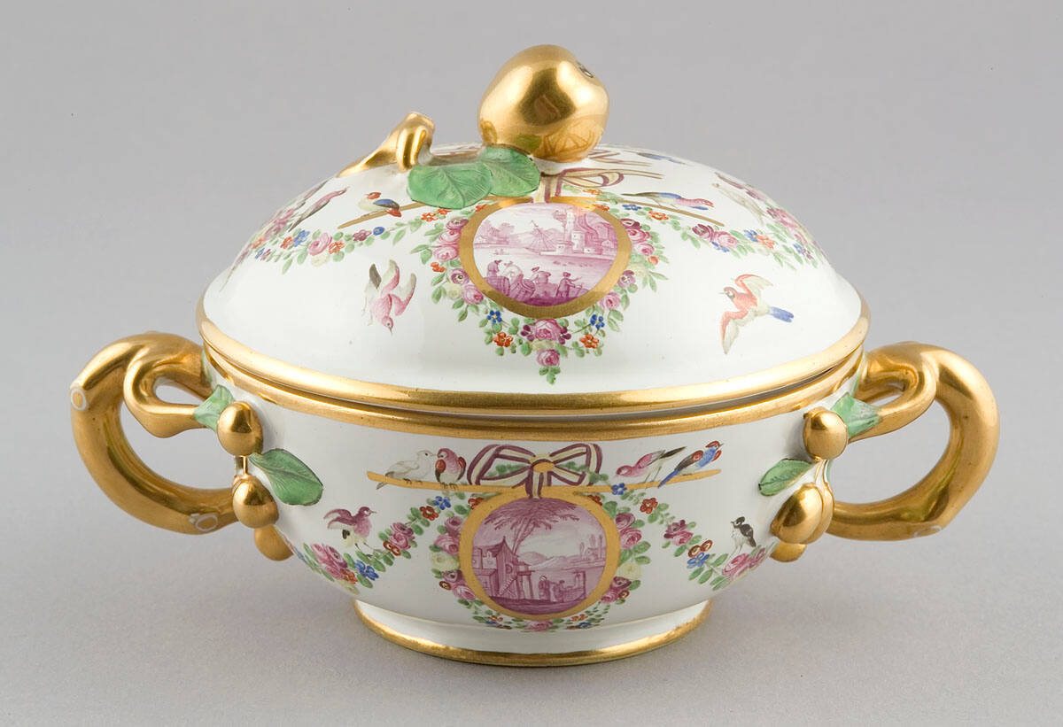 Covered Soup Bowl and Stand (ecuelle)