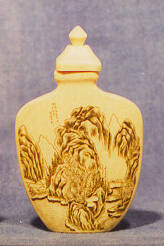 Snuff bottle (one of a pair)