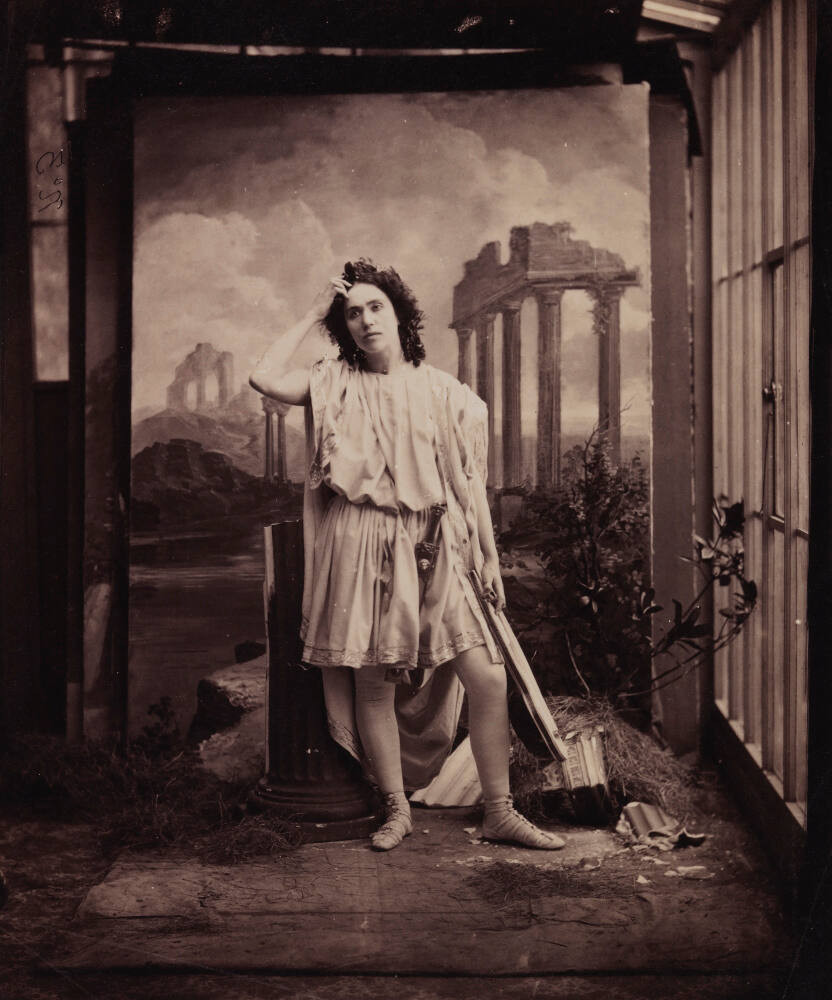 Actress Rosa Csillag in the role of Orpheus