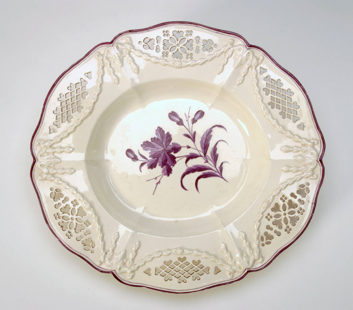 Small Dessert Plate to Leeds Creamware Dessert Service