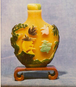 Snuff bottle with stand