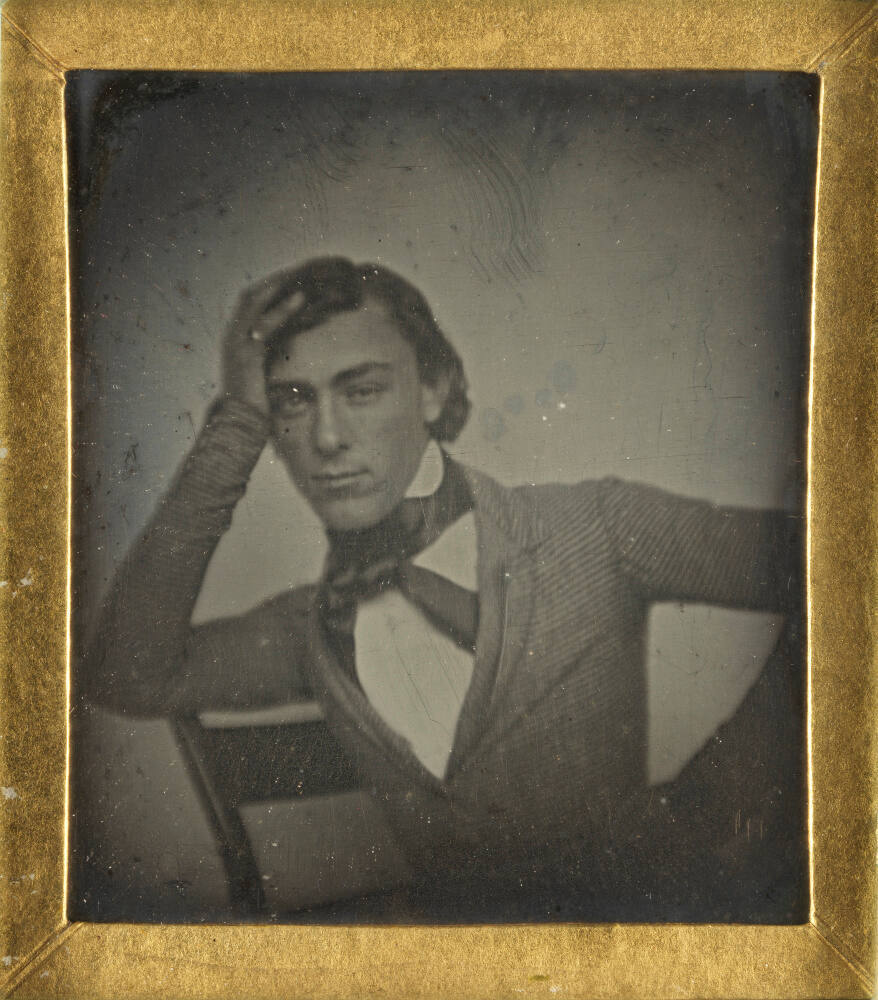 image recto overall with frame