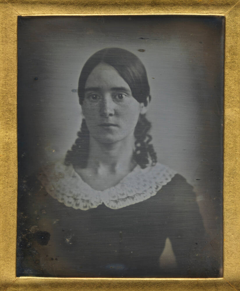 image recto overall with frame 