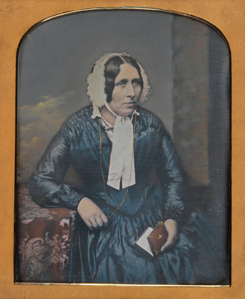 image recto overall with frame