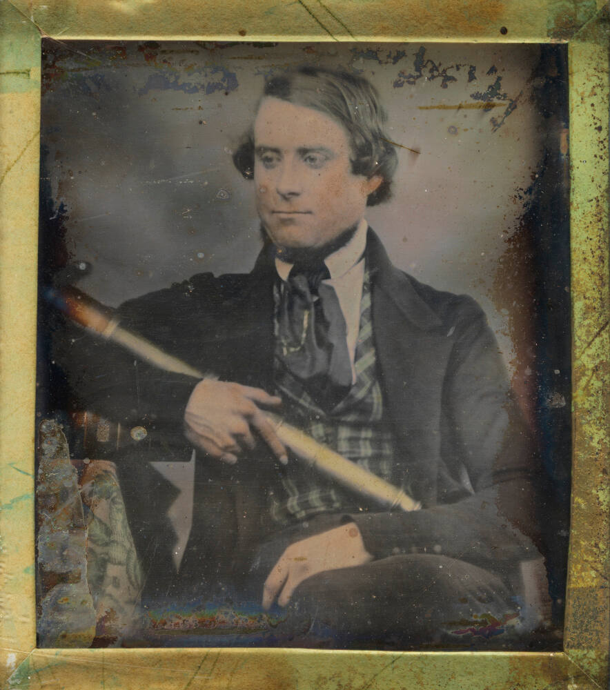 image recto overall with frame