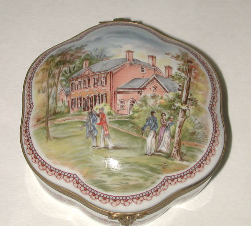 Porcelain Box Depicting Woodlawn, Mount Vernon, Virginia