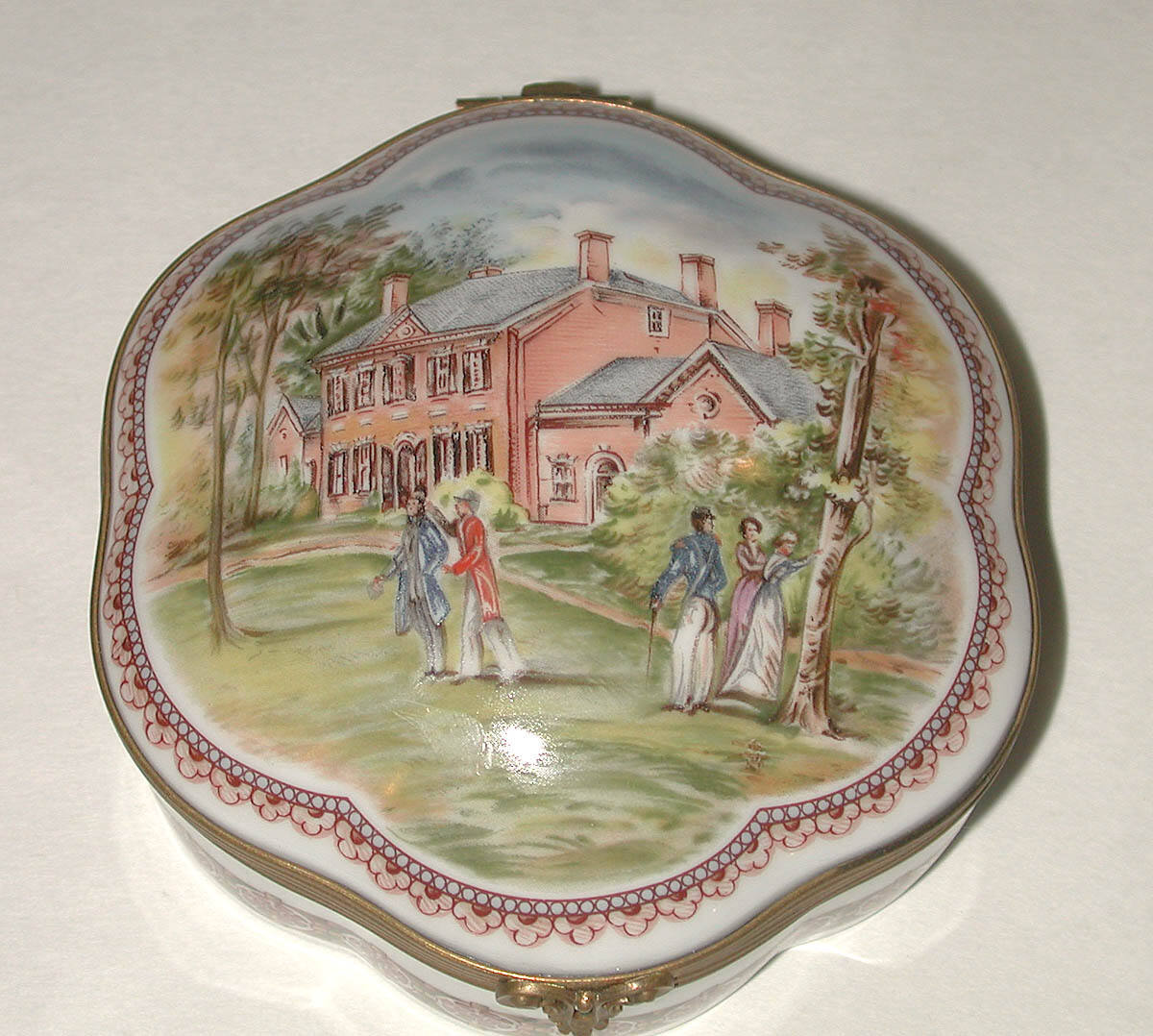 Porcelain Box Depicting Woodlawn, Mount Vernon, Virginia