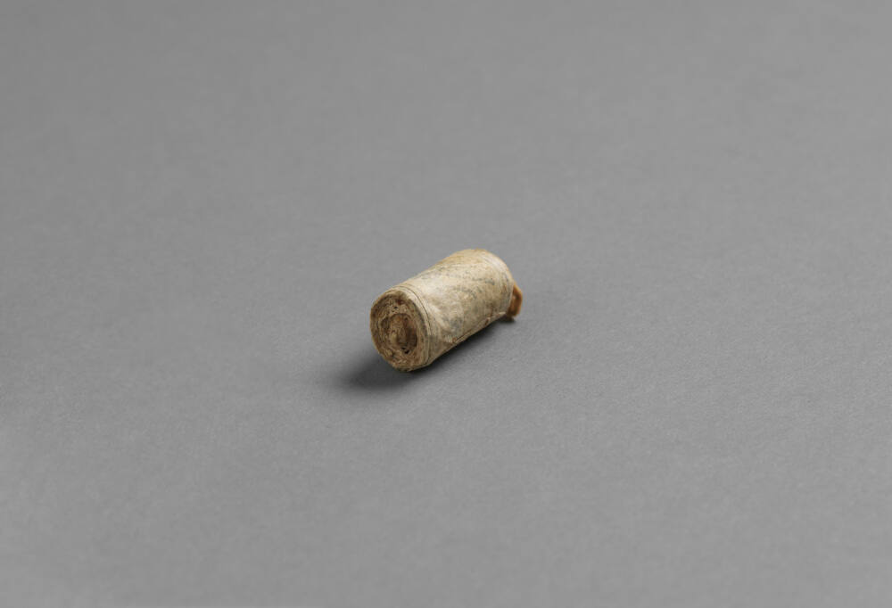 Rolled scroll