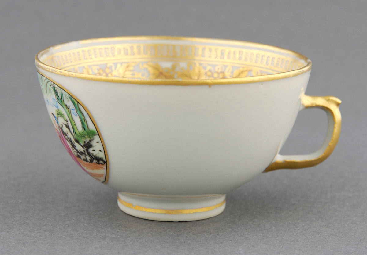 Handled cup