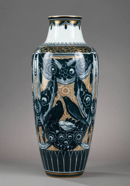 Vase d'Alençon, Garlands and Birds in Black and Green