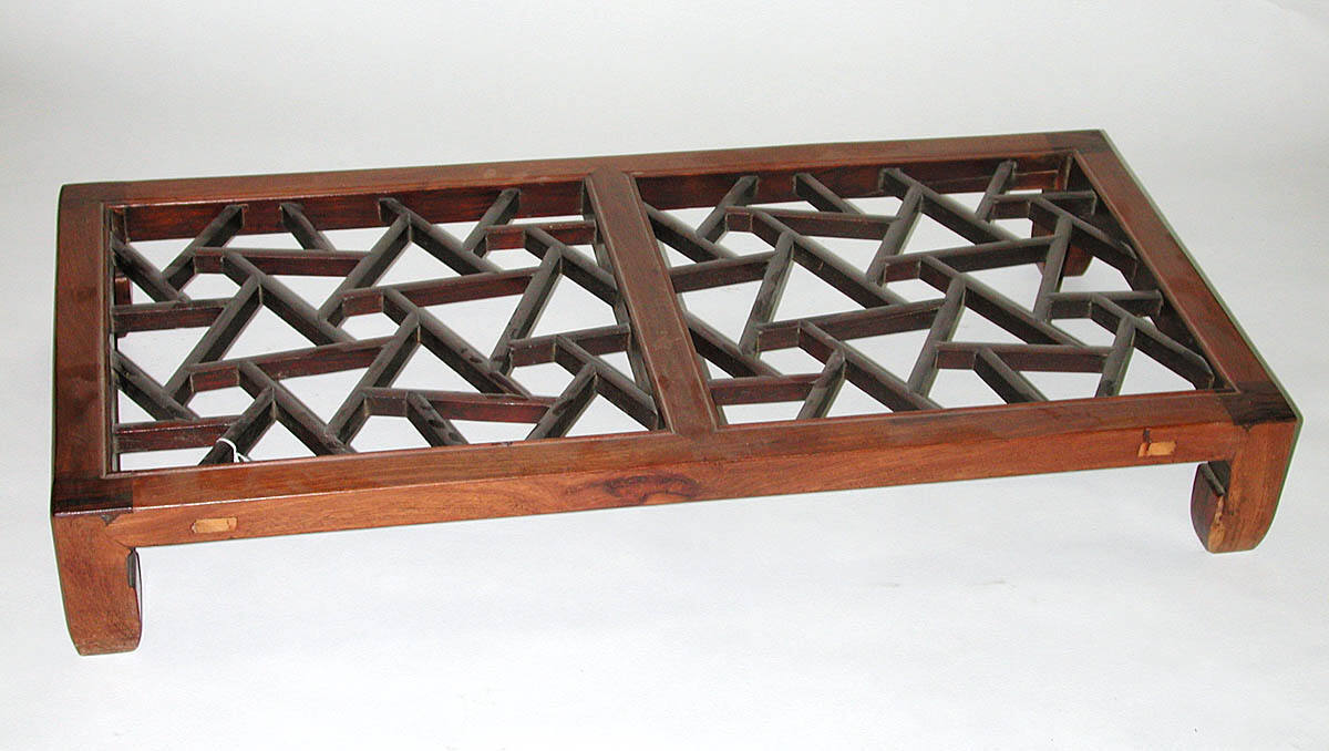Footrest to Pedestal