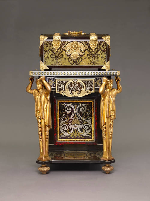 casket with stand recto overall 