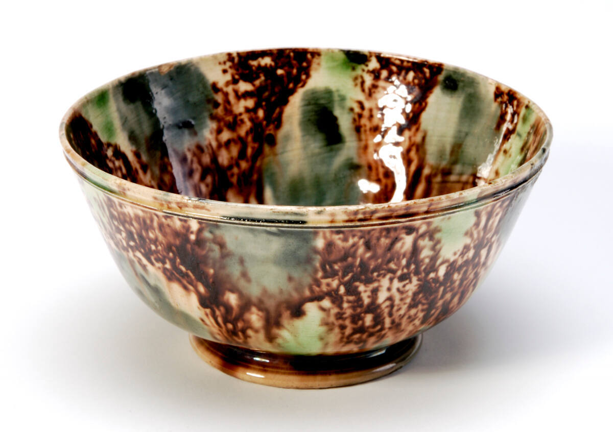 Bowl on a Spreading Foot